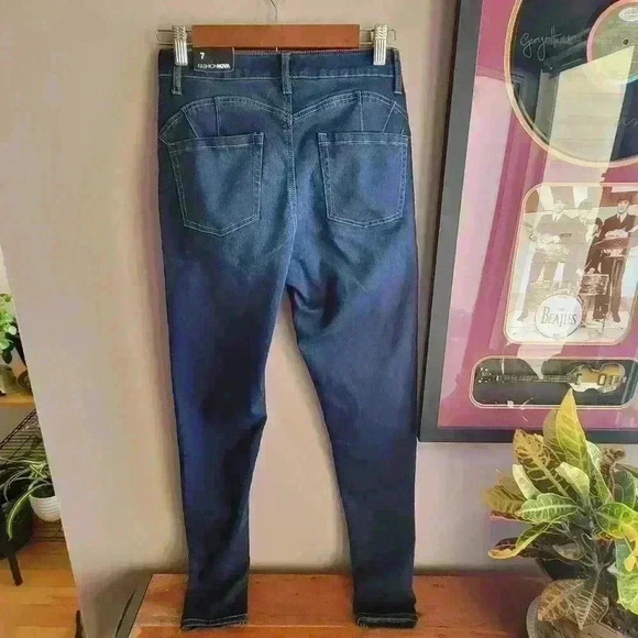 Brand New! FASHIONNOVA Women's Skinny Jeans Dark Blue Size 7 Pockets Mid Rise - Picture 2 of 7